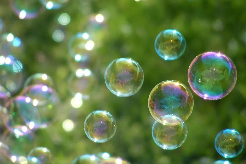 Chi tiết bong bóng xà phòng chụp close up rõ nét