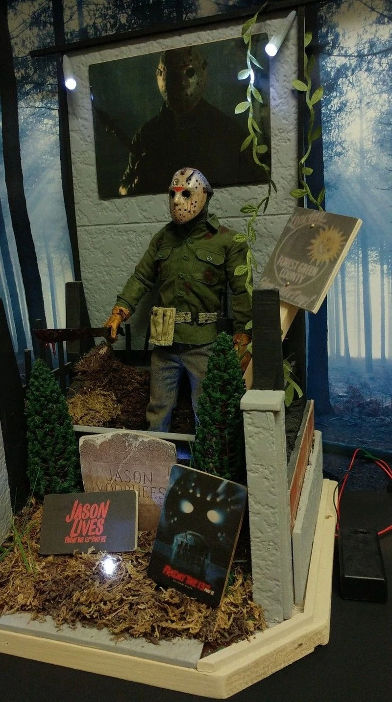 Thế giới ma mị trong diorama kinh dị thu nhỏ