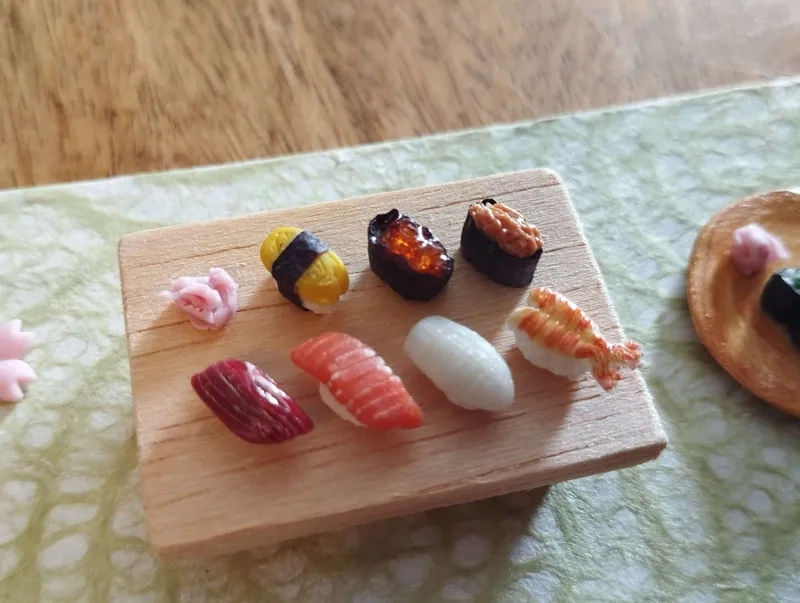 Biến bếp nhà thành xưởng với cách làm sushi mini