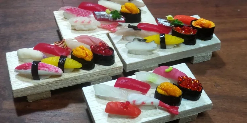 Làm theo từng bước với sushi miniature tutorial