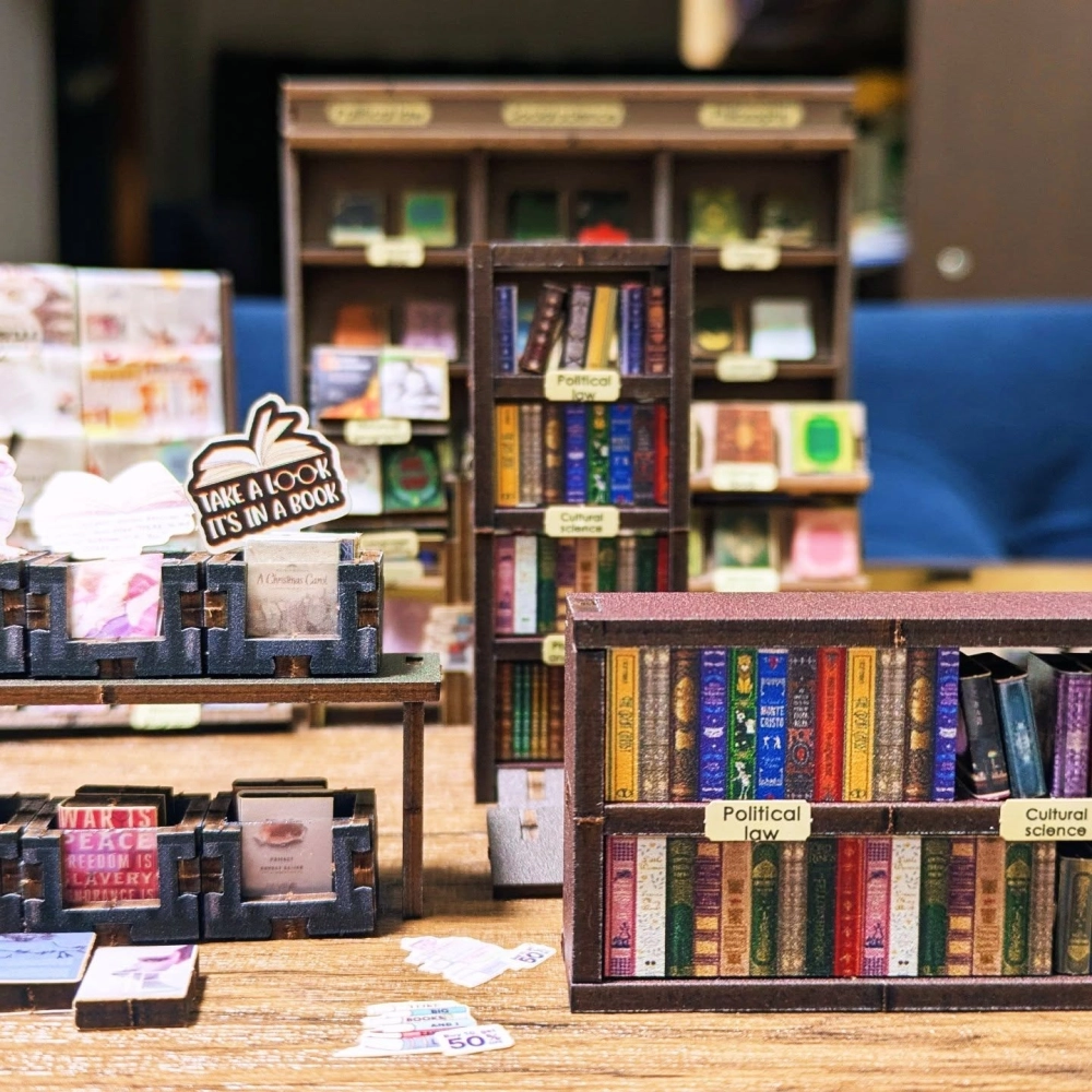 Thế giới tí hon trong sách hé mở vô vàn câu chuyện