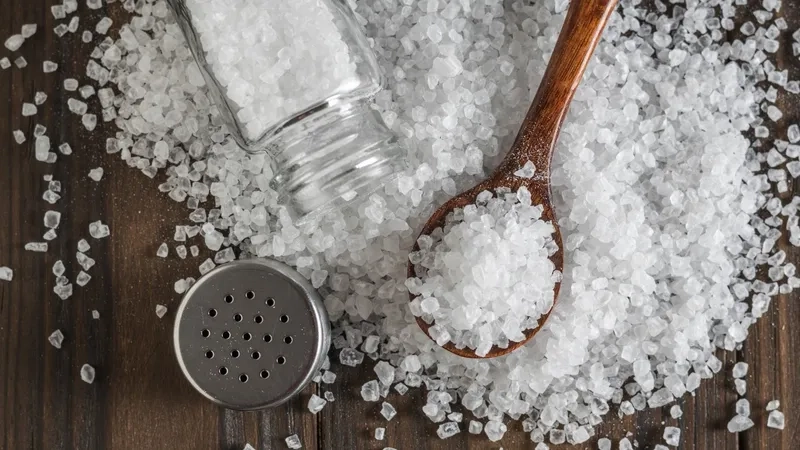 Quan sát muối ăn dưới kính hiển vi