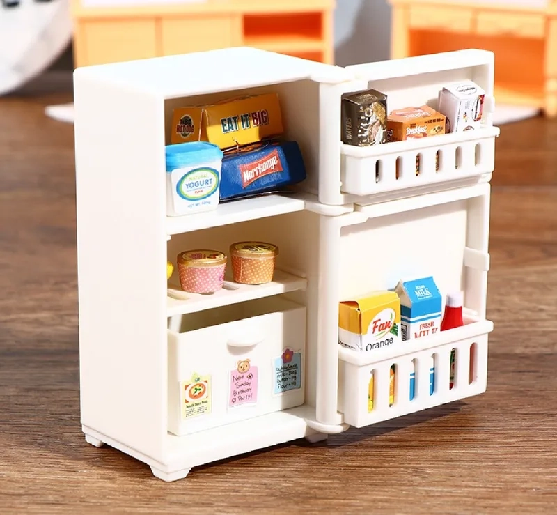 Tạo bàn chơi sống động với tủ lạnh mini mô hình