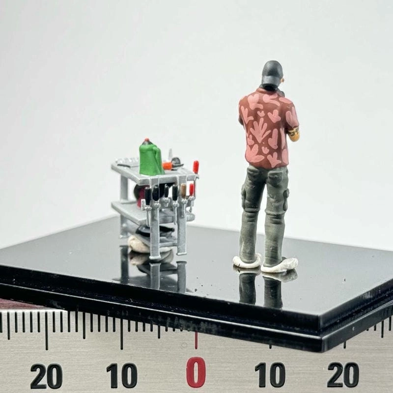 Mô hình người tí hon 1:64 trang trí không gian sáng tạo