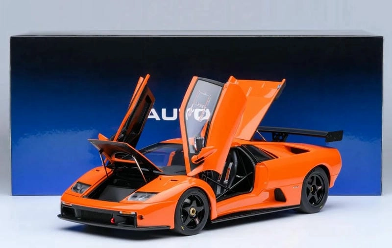 Mô hình siêu xe 1:18 độc lạ tạo điểm nhấn riêng