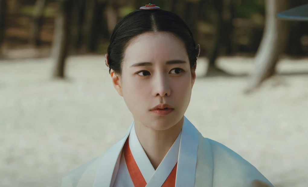 Lim Ji Yeon trong một cảnh quay của bộ phim The Tale of Lady Ok