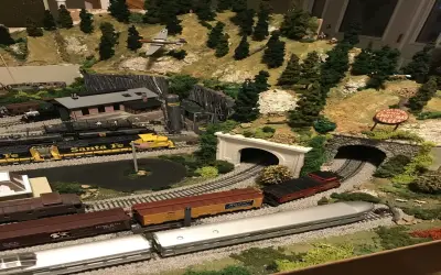 Mô hình xe lửa mini đẹp hút mắt khiến bạn muốn sở hữu ngay