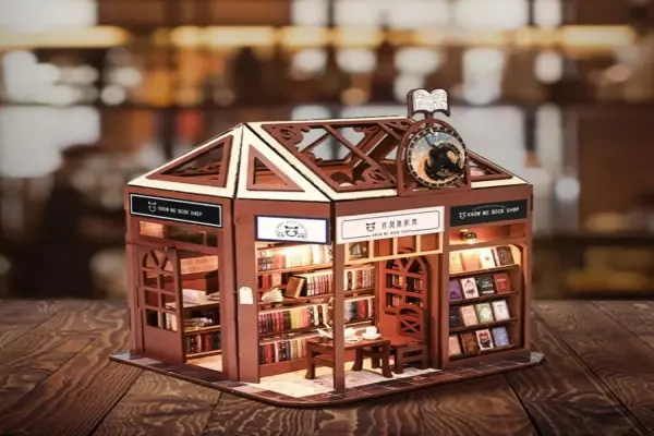 Chiêm ngưỡng mô hình thư viện tí hon chi tiết đầy hấp dẫn