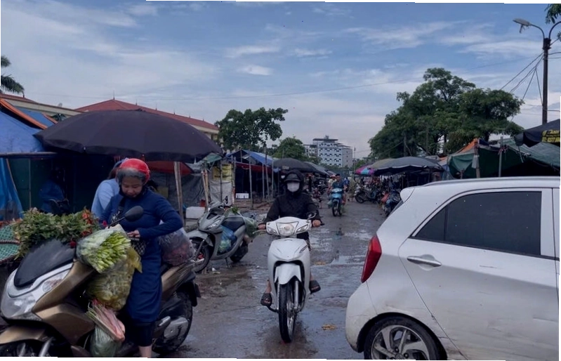 Ảnh chế chai dầu ăn với biểu cảm hài hước
