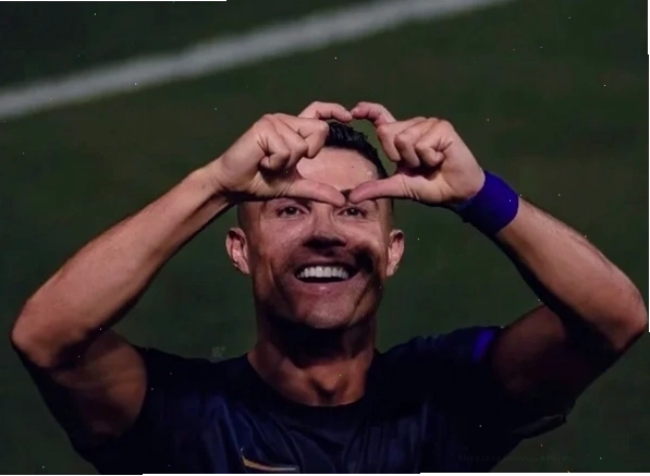 Ảnh meme Ronaldo "dô" đầy khí thế
