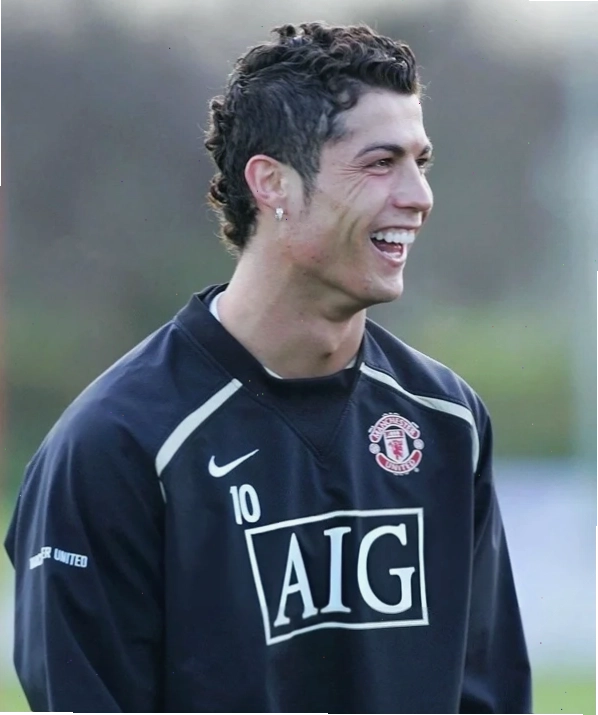 Ảnh meme Ronaldo hài hước trong trang phục thi đấu