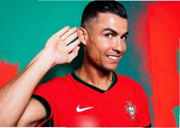 Ảnh meme Ronaldo với biểu cảm "căng đét" ấn tượng