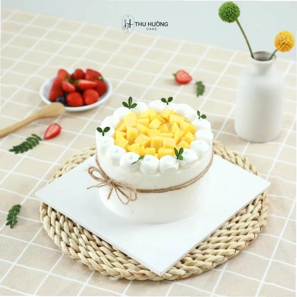 Bánh kem decor xoài chín