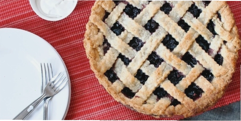 Bánh pie đúng chuẩn với lớp vỏ vàng rụm và nhân đầy đặn