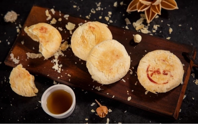Bánh Trung Thu kiểu Tô Châu với cấu trúc vỏ ngàn lớp giòn xốp