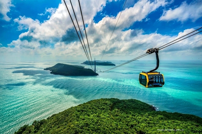 Biển xanh cát trắng tại Côn Đảo