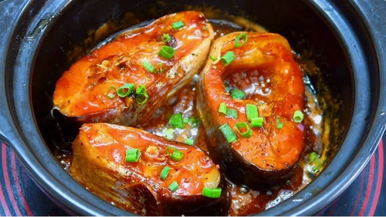 Cá basa kho riềng với mùi thơm đặc trưng