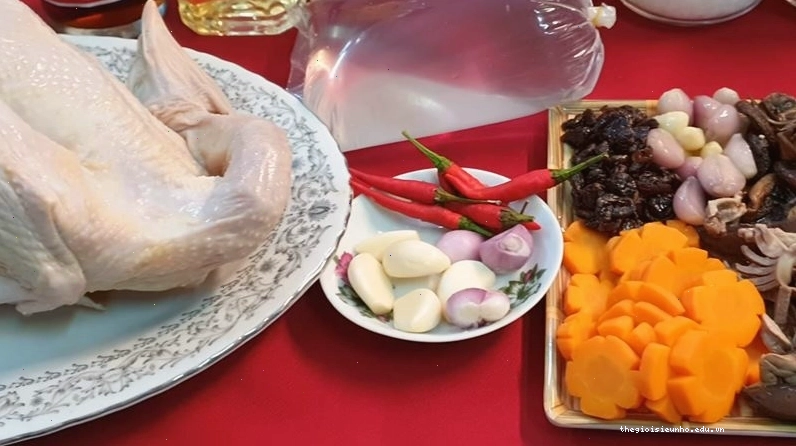 Các nguyên liệu tươi ngon để làm món gà tiềm ngũ quả