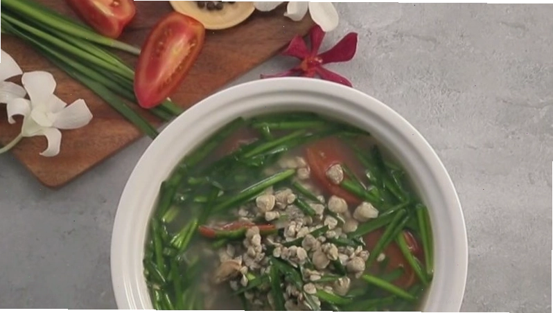 Canh hẹ nấu hến