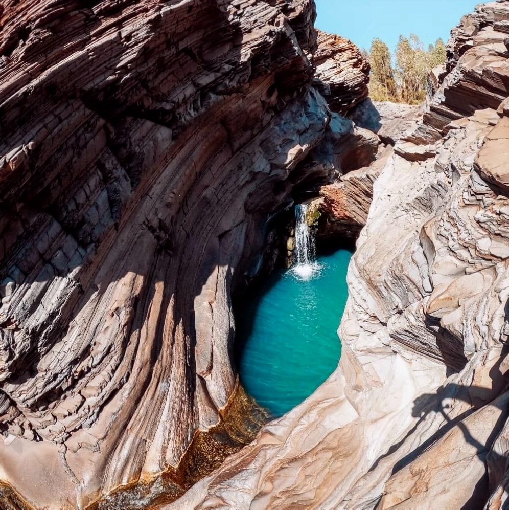 Cảnh quan sông băng và núi non hùng vĩ tại Patagonia