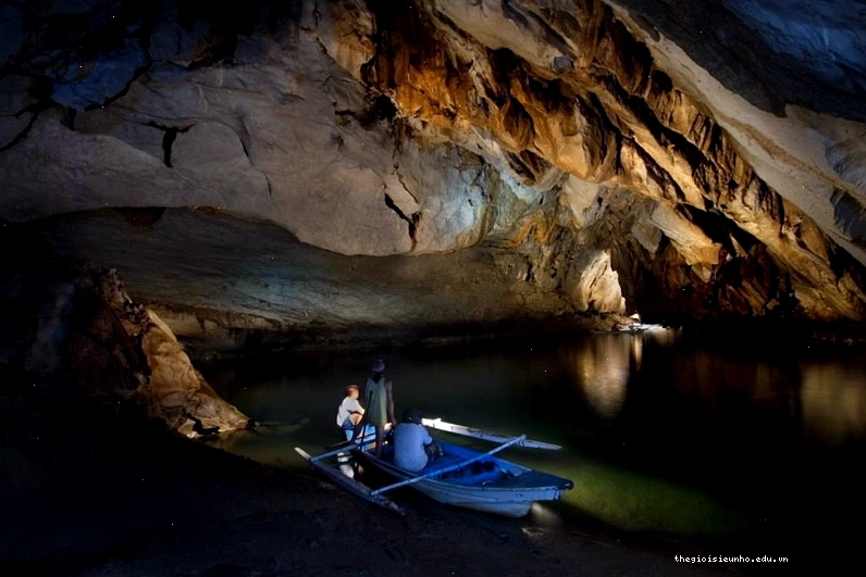 Cảnh quan tráng lệ bên trong hệ thống sông ngầm Puerto Princesa