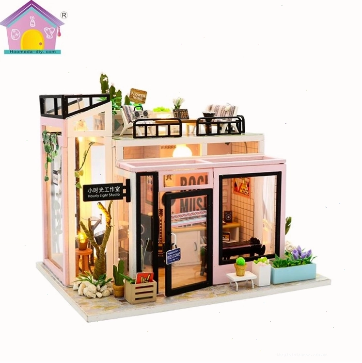 Chi tiết cửa sổ và ban công của mô hình nhà mini