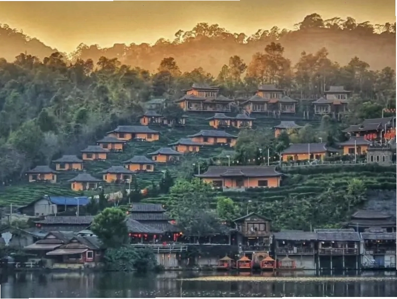 Cổ trấn Ban Rak Thai của Mae Hong Son với kiến trúc độc đáo