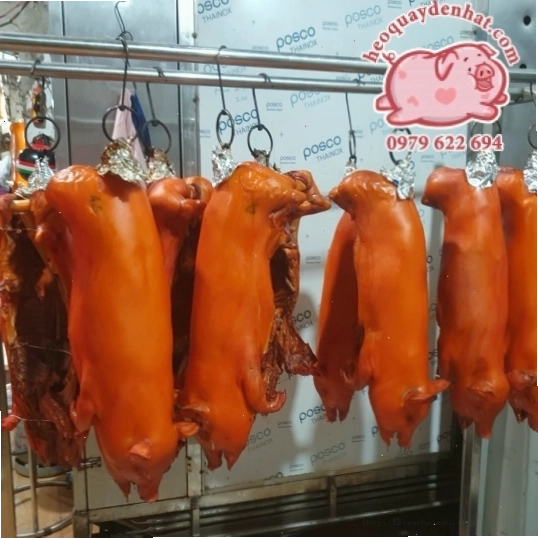 Đĩa heo sữa quay nóng hổi