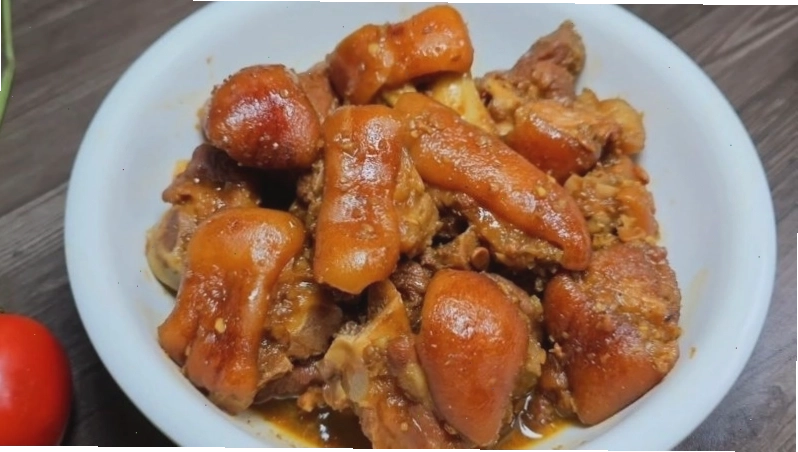 Giò heo nấu giả cầy kiểu miền Nam với nước cốt dừa