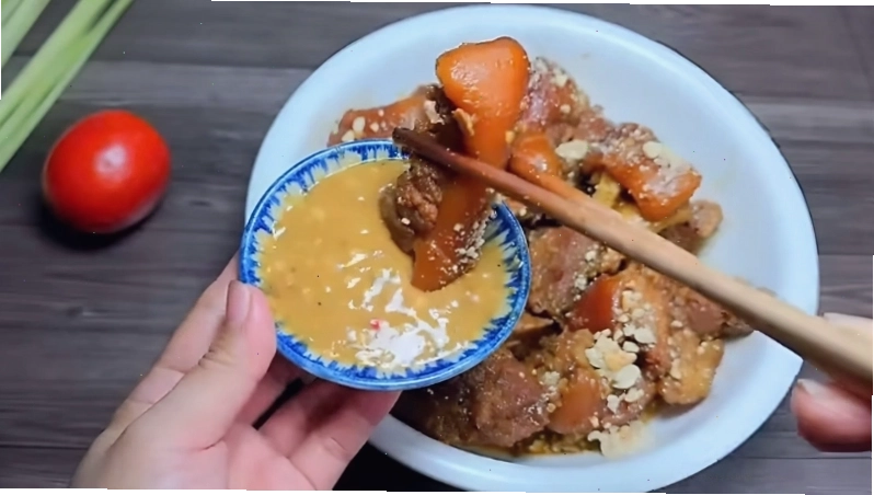 Giò heo nấu giả cầy mềm mại, hấp dẫn khi ăn kèm