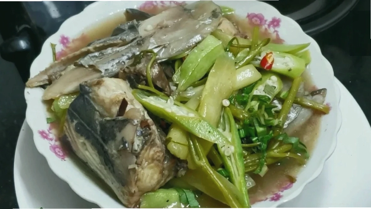 Gỏi đầu cá thu trộn chua ngọt thanh mát