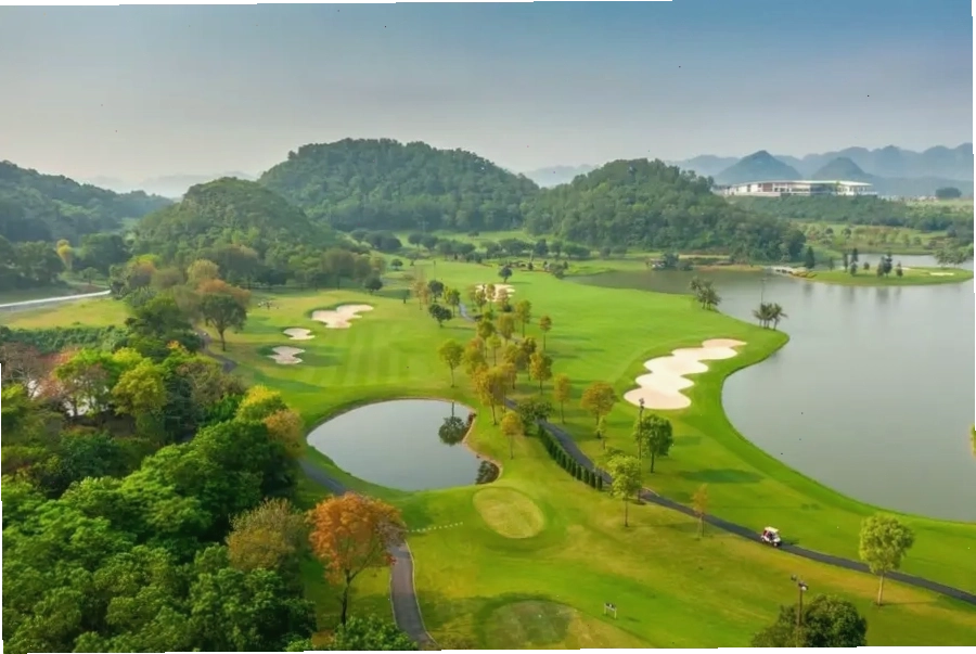 Hồ Yên Quang với cảnh quan sông nước bao la
