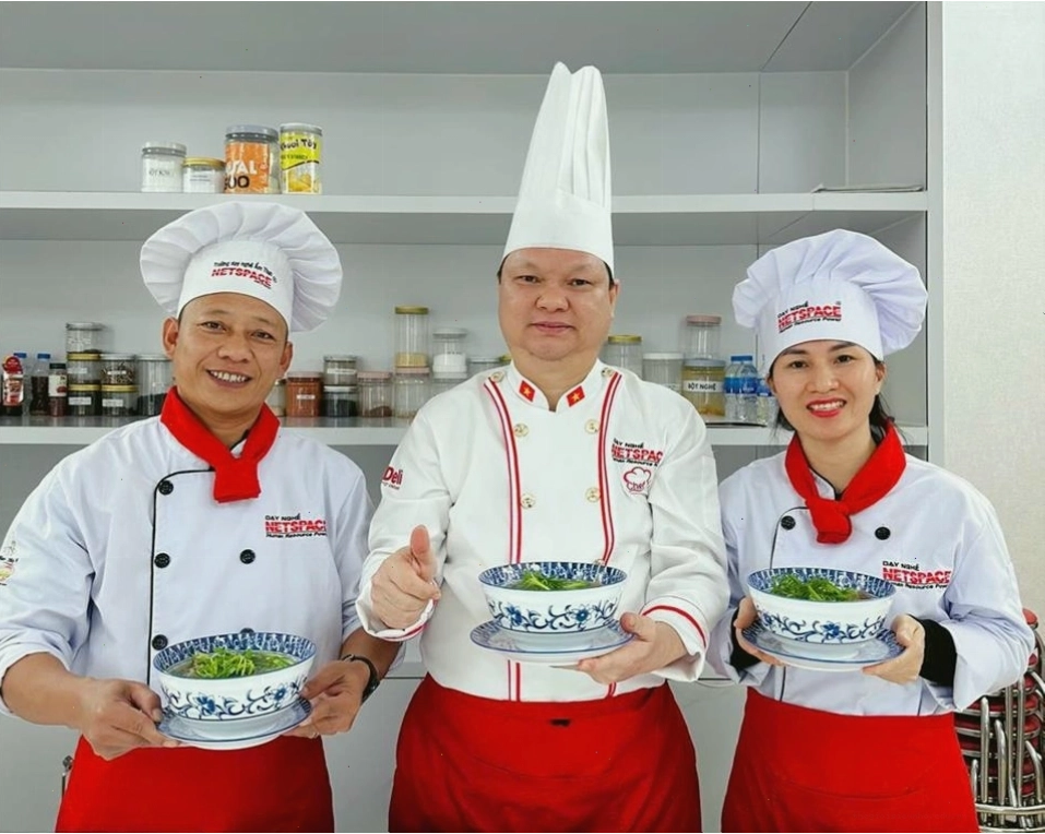 Khu vực bếp sạch sẽ đảm bảo vệ sinh an toàn thực phẩm