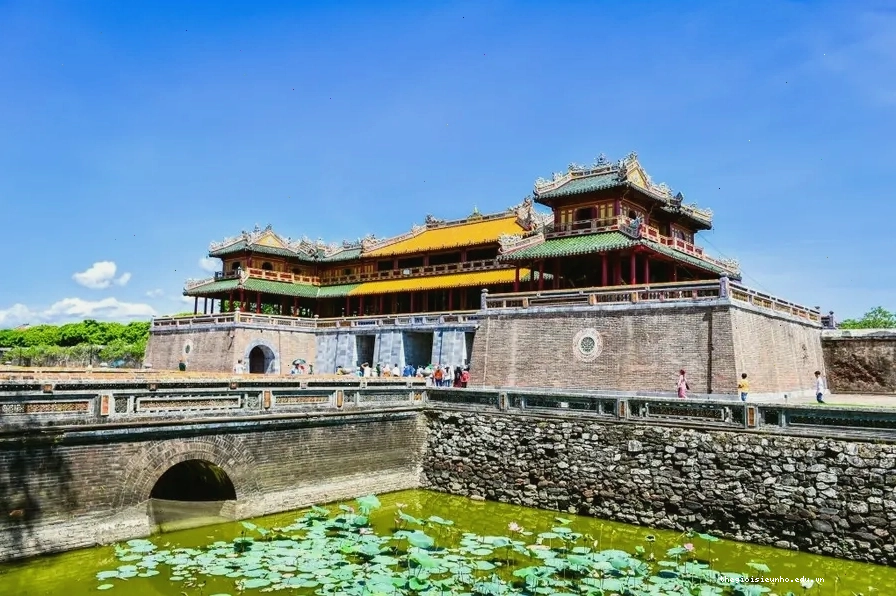 Kinh thành Huế uy nghiêm và cổ kính, một biểu tượng của cảnh đẹp Huế