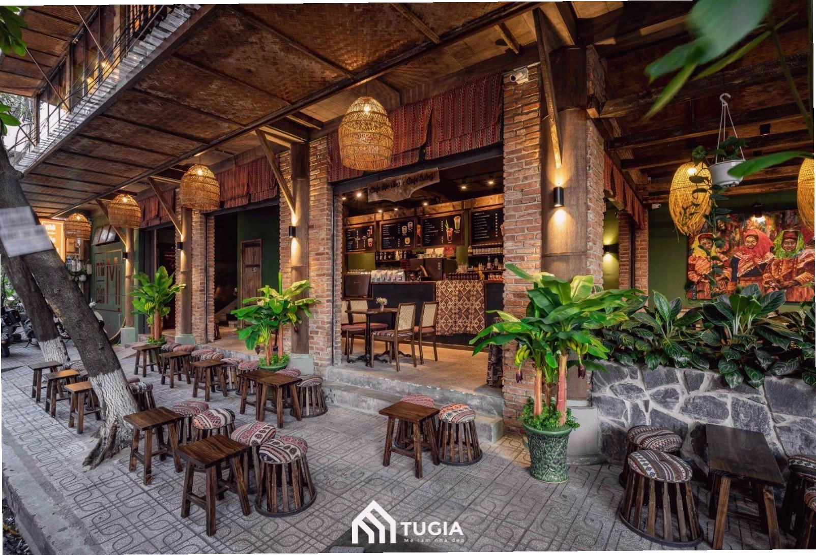 Mẫu thiết kế quán cafe nhỏ đẹp với phong cách mộc mạc, ấm cúng