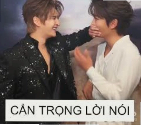 Meme chó bịt miệng thể hiện sự ngỡ ngàng
