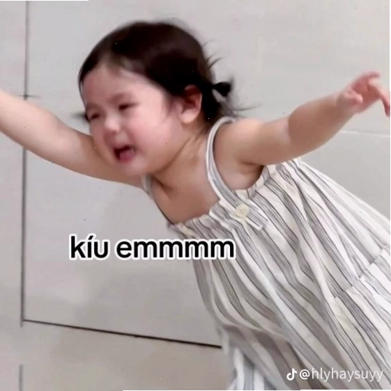 Meme em bé với khuôn mặt cực kỳ dễ thương