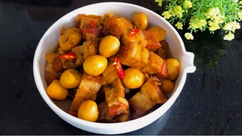 Mẹo làm món thịt kho tàu trứng cút ngon hơn