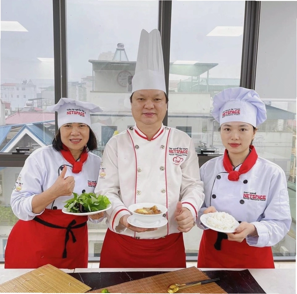 Mô hình quán ăn vặt nhỏ với đa dạng các loại đồ uống