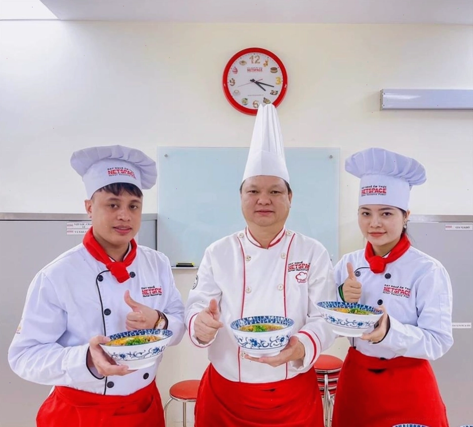Mô hình quán ăn vặt nhỏ với đa dạng món ăn