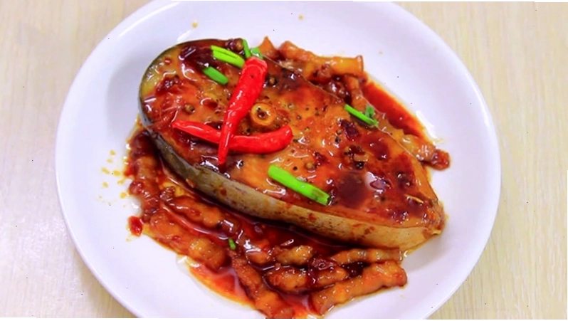 Món cá basa kho tiêu cay nồng hấp dẫn