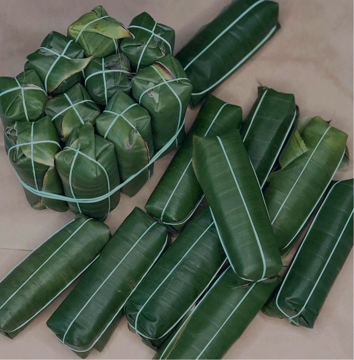 Nem chua Hoa Thông Thanh Hóa với màu đỏ hồng hấp dẫn