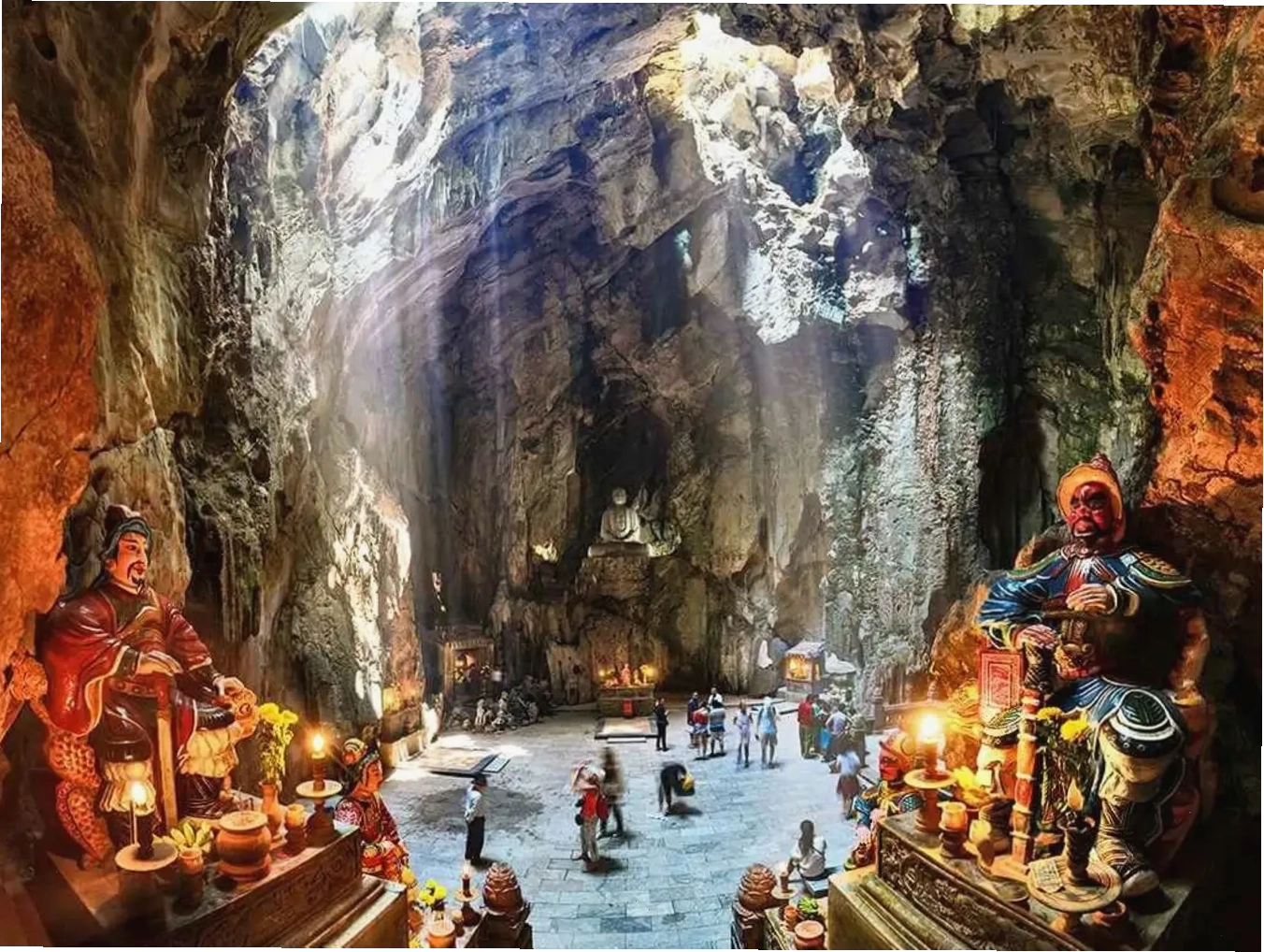 Ngũ Hành Sơn với các hang động và chùa chiền cổ kính
