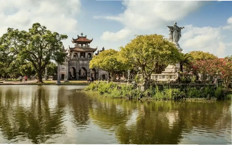 Nhà thờ đá Phát Diệm - Sự giao thoa kiến trúc độc đáo