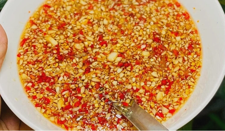 Nước mắm tỏi ớt chua ngọt thành phẩm