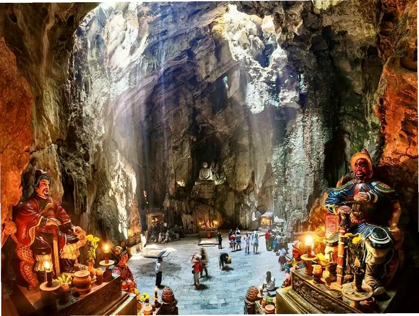 Phố cổ Hội An lung linh huyền ảo dưới ánh đèn lồng về đêm