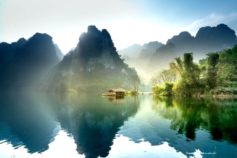Phong cảnh thiên nhiên hùng vĩ mang một nỗi buồn man mác