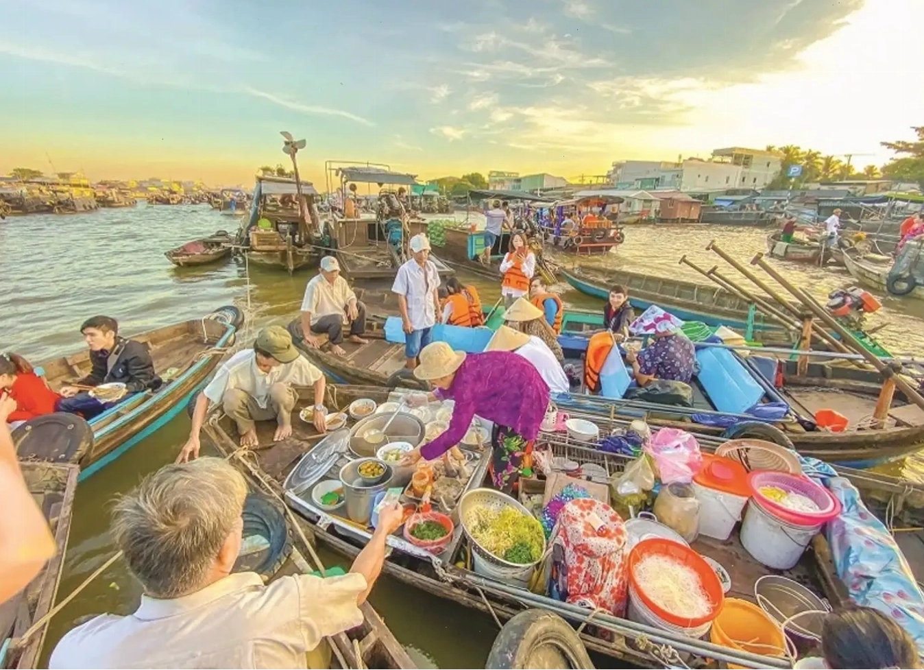 Ruộng bậc thang Mù Cang Chải mùa lúa chín vàng rực