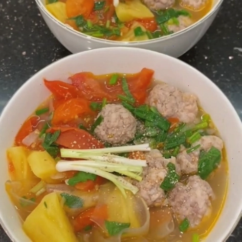Sản phẩm miến dong sợi to đóng gói tại cửa hàng