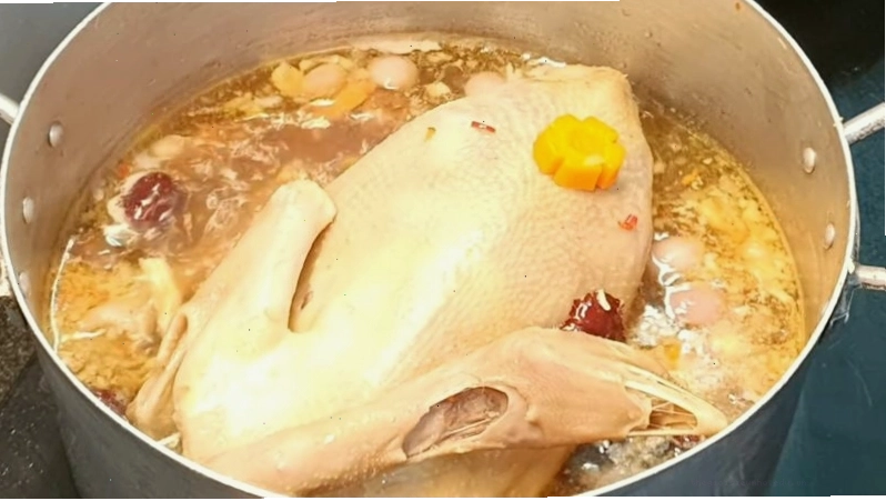 Thành phẩm món gà tiềm ngũ quả hấp dẫn